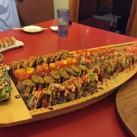 Foto scattata a Meiko Sushi Japanese Restaurant da Tim T. il 9/22/2015