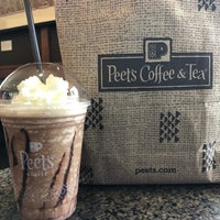 Foto diambil di Peet&amp;#39;s Coffee &amp;amp; Tea oleh Paul pada 8/24/2018