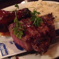 11/4/2014 tarihinde Angela B.ziyaretçi tarafından Schlesinger&amp;#39;s Steak House'de çekilen fotoğraf