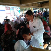 Photo taken at SMK Negeri 1 Cimahi by Fadhil R. on 6/19/2019