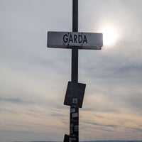 รูปภาพถ่ายที่ Garda โดย Roby P. เมื่อ 9/3/2023
