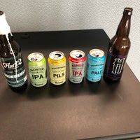 Das Foto wurde bei Monarch Beverage Co. von Matthew S. am 2/23/2018 aufgenommen