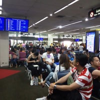 Photo taken at Gate 75 by ThanaphatE on 4/24/2018