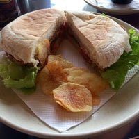 Foto tirada no(a) Garajau Restaurante Bar por Sergey K. em 5/25/2015