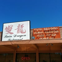 Photo prise au Twin Dragon Restaurant par Brandon le7/5/2014