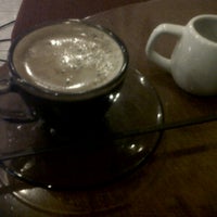 Foto diambil di Coffee Toffee oleh Aulia A. pada 11/8/2012