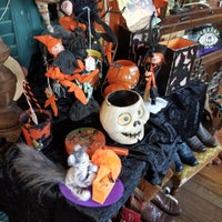 Photo taken at Gruene Antique Company by Daria G. on 10/20/2019