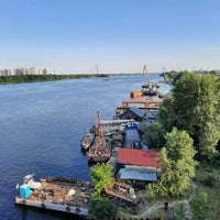 Photo taken at Дарницький автомобільний міст (Міст Кірпи) by Anatoly C. on 7/12/2021