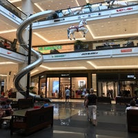Photo taken at Mall of Berlin by Henny t. on 7/24/2017