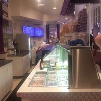 7/12/2017 tarihinde Leslie M.ziyaretçi tarafından Westport Ice Cream Bakery'de çekilen fotoğraf