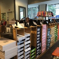 Photo taken at DSW Designer Shoe Warehouse by Ellen on 9/19/2017