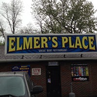 Foto tirada no(a) Elmer&amp;#39;s Place por Grant G. em 5/9/2013
