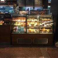 Photo taken at Starbucks by Claudio R. on 7/11/2016