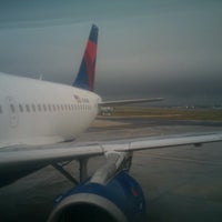 Photo taken at Gate D10 by Vee on 11/27/2012
