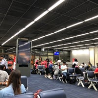 Photo taken at Gate 5 by MrMeaW on 7/26/2018