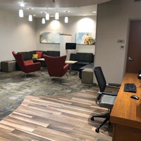 Photo taken at Louisville Marriott - Concierge Level Lounge by Joe C. on 10/2/2018
