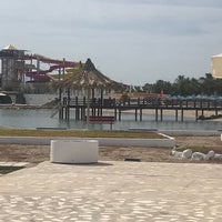 Photo taken at Ege Çeşme Sitesi Plaj by Serap on 5/26/2019