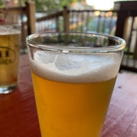 Foto tomada en Nail Creek Pub &amp;amp; Brewery  por Nick B. el 8/19/2019