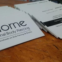 Photo prise au Adorne - Professional Body Piercing par Adorne Professional B. le6/13/2014