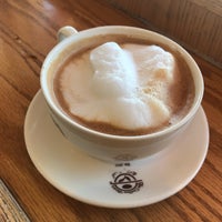 Снимок сделан в The Coffee Bean &amp;amp; Tea Leaf пользователем Lindsay L. 11/22/2017