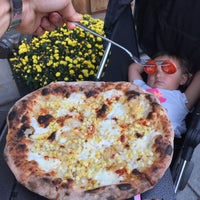 10/7/2017にMike C.がRazza Pizza Artiginaleで撮った写真