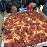 Снимок сделан в Santillo&amp;#39;s Brick Oven Pizza пользователем Mike C. 5/27/2018