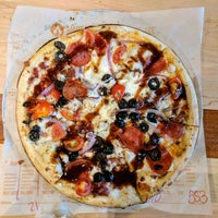 Photo taken at Blaze Pizza by Paulo Henrique P. on 5/13/2017