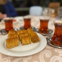 Photo taken at Fevzi Hoca Balık Restorant by Ebru🪐 on 4/17/2022