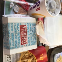 Photo taken at McDonald&amp;#39;s by Bruna T. on 10/31/2017