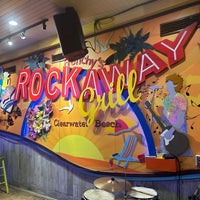 Foto diambil di Frenchy&amp;#39;s Rockaway Grill oleh ⚓️ Jessica S. pada 9/26/2023