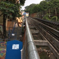 Photo taken at Plano Inclinado Santa Marta Estação 1 by Rodrigo B. on 12/29/2016
