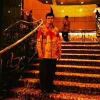 Das Foto wurde bei Executive Lounge - Hotel Mulia Senayan, Jakarta von H3RRY am 12/22/2013 aufgenommen