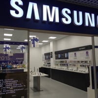 Photo taken at Samsung Brand Store by Александр Ч. on 1/10/2015