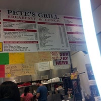 Foto diambil di Pete&amp;#39;s Grill oleh Chris J. pada 12/1/2012