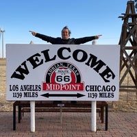 Photo taken at Route 66 MidPoint by Agnaldo F. on 4/10/2022