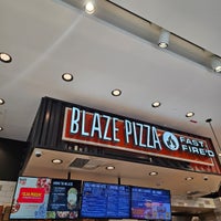 Foto tirada no(a) Blaze Pizza por Stephanie A. em 3/14/2024
