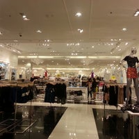 Photo taken at Forever 21 by Marinna M. on 10/26/2012