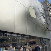 Photo taken at Apple The Grove by Ui Su K. on 1/11/2015