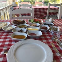 Photo taken at Trilyalı Otel by ĕмяĕ燦燦 on 3/30/2019