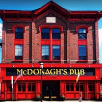 Foto tirada no(a) McDonagh&amp;#39;s Pub por Scott A. em 1/28/2023