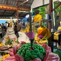 Photo taken at Wat Yannawa by Surachet L. on 11/27/2023