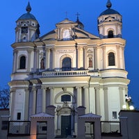 Foto diambil di Šventų apaštalų Petro Ir Povilo Bažnyčia | Church of St Peter and St Paul oleh Jeongho Jay L. pada 3/31/2024