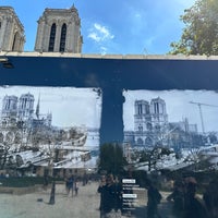 Photo taken at Parvis Notre-Dame — Place Jean-Paul II by Jeongho Jay L. on 8/20/2023