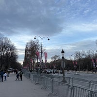 Photo taken at Gardens of the Champs-Élysées by Jeongho Jay L. on 12/24/2023