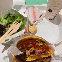 Photo taken at McDonald&amp;#39;s by Jeongho Jay L. on 7/23/2022
