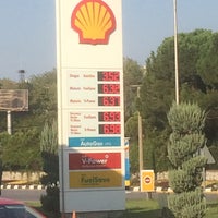 Photo taken at Shell by Ferhat Y. on 8/30/2018
