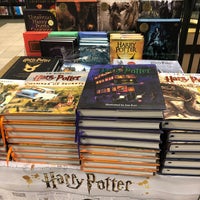 Photo taken at Barnes &amp; Noble by Lorena B. on 11/7/2019