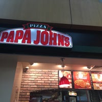 Photo taken at Papa John&amp;#39;s Pizza by Reyhaneh on 9/10/2017