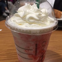 Photo taken at Starbucks by ぱー on 5/20/2017