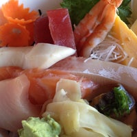 Foto tirada no(a) Sushi Joa por Rebecca B. em 1/23/2014